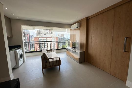 Sala de apartamento para alugar com 1 quarto, 41m² em Empresarial 18 do Forte, Barueri