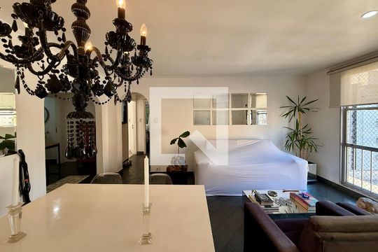 Sala  de apartamento à venda com 2 quartos, 98m² em Vila Nova Conceição, São Paulo
