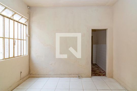 Sala de casa para alugar com 1 quarto, 55m² em Bonfim, Belo Horizonte