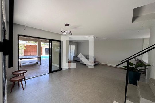 Sala de casa à venda com 4 quartos, 350m² em Recreio dos Bandeirantes, Rio de Janeiro
