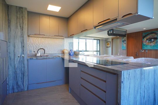 Cozinha de apartamento à venda com 3 quartos, 144m² em Independência, Porto Alegre