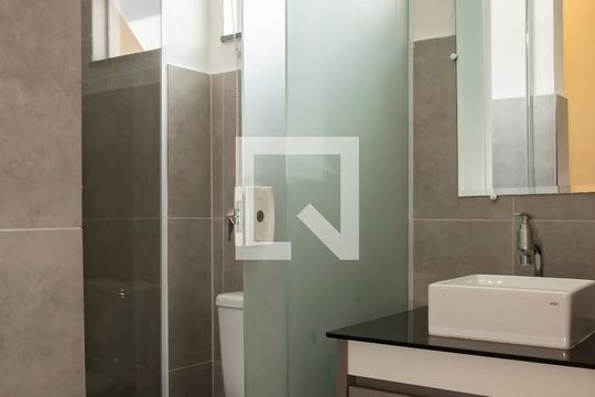Banheiro de apartamento para alugar com 1 quarto, 38m² em Mirandópolis, São Paulo
