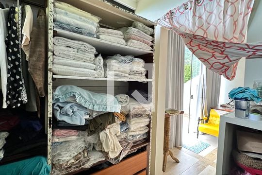 Closet de casa à venda com 3 quartos, 120m² em Recreio dos Bandeirantes, Rio de Janeiro