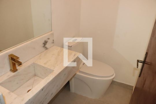 Casa de Condomínio para alugar com 4 quartos, 250m² em Vila Santo Antonio de Carapicuiba, Cotia