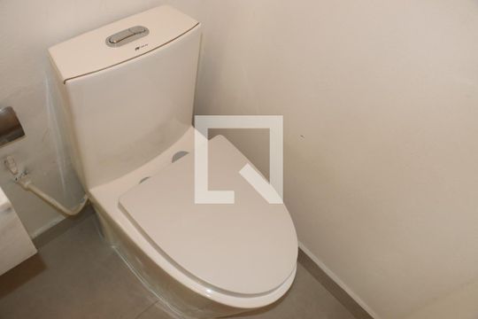 Casa de Condomínio para alugar com 4 quartos, 250m² em Vila Santo Antonio de Carapicuiba, Cotia