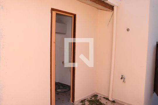 Casa de Condomínio para alugar com 4 quartos, 260m² em Vila Santo Antonio de Carapicuiba, Cotia