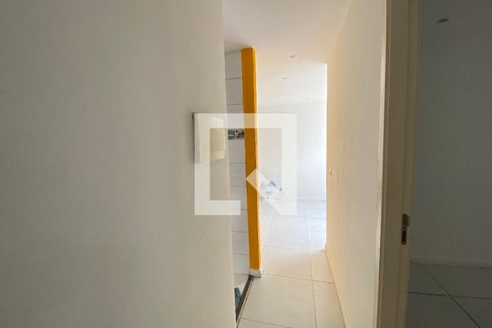 Corredor de apartamento à venda com 2 quartos, 55m² em Tomás Coelho, Rio de Janeiro