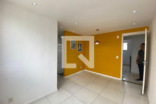 Sala de apartamento à venda com 2 quartos, 55m² em Tomás Coelho, Rio de Janeiro