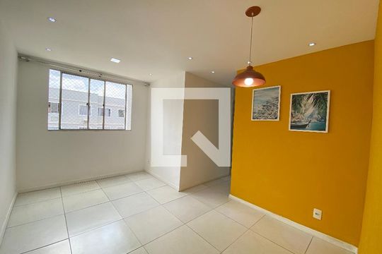 Sala  de apartamento à venda com 2 quartos, 55m² em Tomás Coelho, Rio de Janeiro
