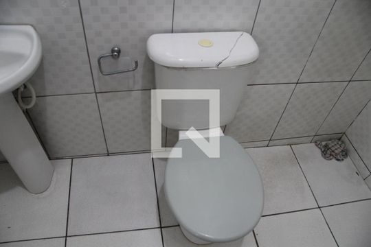 Casa 01 Banheiro Social  de casa à venda com 3 quartos, 142m² em Jardim Divinolandia, Guarulhos