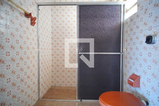 Banheiro de apartamento para alugar com 1 quarto, 45m² em Guarani, Novo Hamburgo