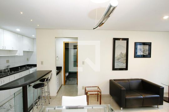 Sala de apartamento para alugar com 1 quarto, 50m² em Belvedere, Belo Horizonte