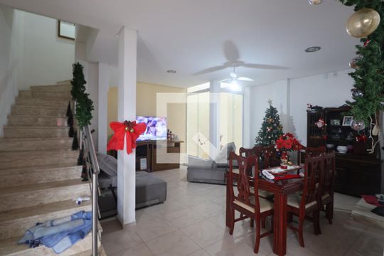 Sala 2 de casa à venda com 3 quartos, 500m² em Centro, Canoas