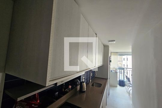 Cozinha de apartamento à venda com 2 quartos, 67m² em Vila Primavera, São Paulo