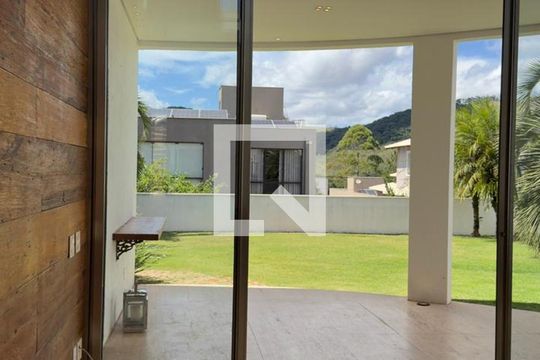 Casa de Condomínio à venda com 2 quartos, 196m² em , Nova Lima