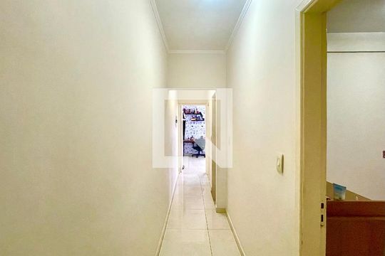 Corredor de casa à venda com 3 quartos, 110m² em Vila Zamataro, Guarulhos