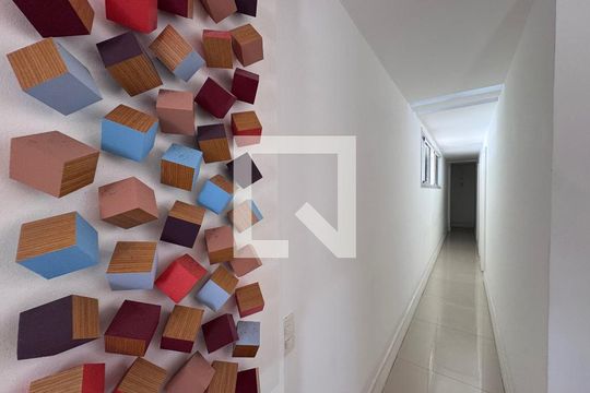 Corredor de apartamento para alugar com 6 quartos, 393m² em Recreio dos Bandeirantes, Rio de Janeiro