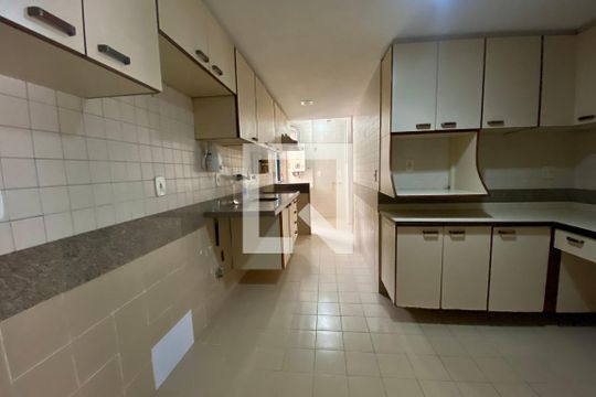Cozinha de apartamento à venda com 2 quartos, 103m² em Leblon, Rio de Janeiro