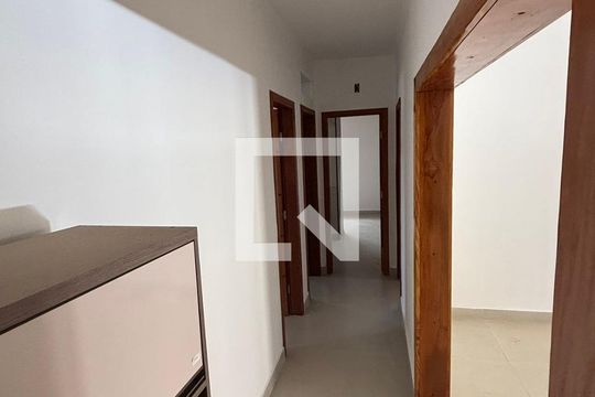 Casa para alugar com 4 quartos, 230m² em Planalto, Belo Horizonte