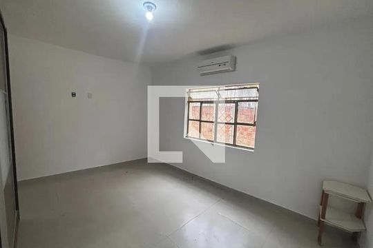 Casa para alugar com 4 quartos, 230m² em Planalto, Belo Horizonte