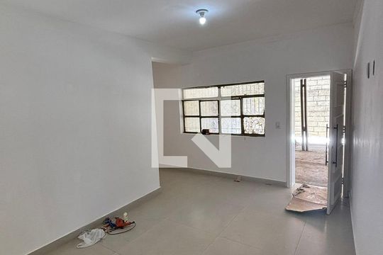 Casa para alugar com 4 quartos, 230m² em Planalto, Belo Horizonte
