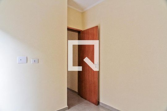 Quarto 2 de apartamento para alugar com 2 quartos, 65m² em Vila Mangalot, São Paulo