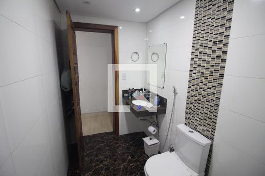 Banheiro de casa à venda com 3 quartos, 180m² em Lindéia, Contagem