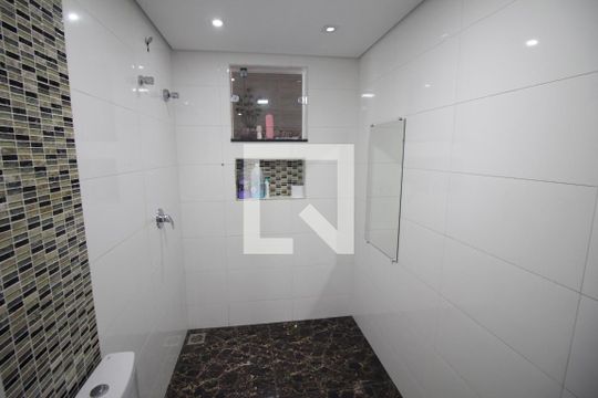 Banheiro de casa à venda com 3 quartos, 180m² em Lindéia, Contagem