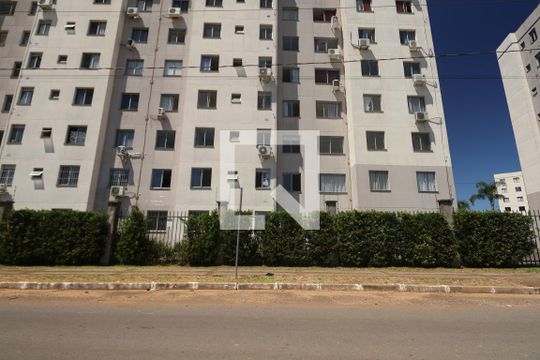 Fachada da rua de apartamento à venda com 2 quartos, 47m² em Mato Grande, Canoas