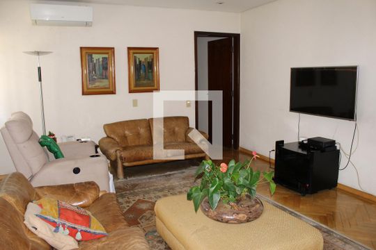 Apartamento para alugar com 3 quartos, 235m² em Higienópolis, São Paulo