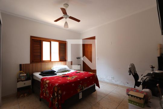 Suíte de casa à venda com 4 quartos, 200m² em Parque Luis Mucciolo, São Paulo