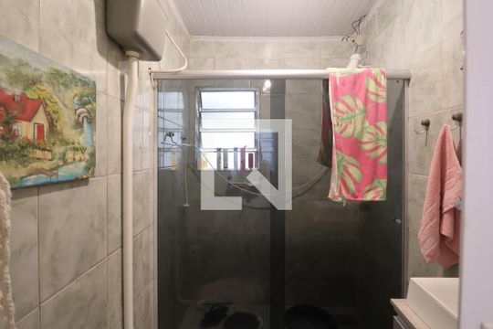 Banheiro de casa para alugar com 3 quartos, 100m² em  Rio Branco, Canoas