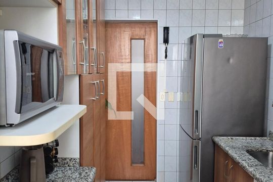 Cozinha de apartamento à venda com 2 quartos, 52m² em Parque Sete de Setembro, Diadema