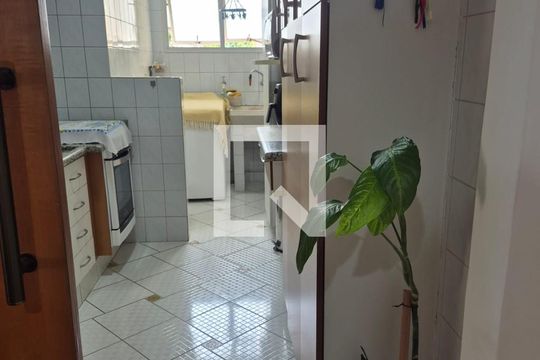 Cozinha de apartamento à venda com 2 quartos, 52m² em Parque Sete de Setembro, Diadema