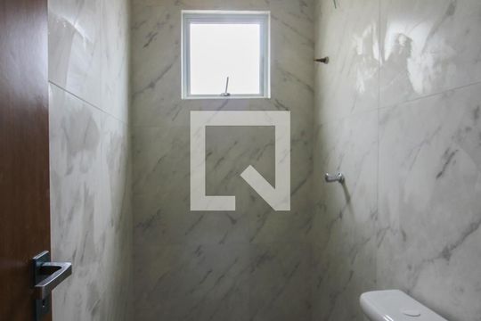 Banheiro da Suíte de apartamento à venda com 2 quartos, 50m² em Serrano, Belo Horizonte