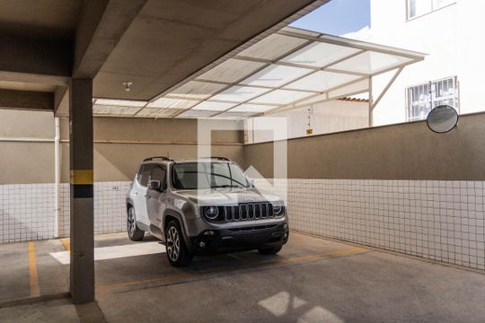 Garagem de apartamento à venda com 3 quartos, 140m² em Caiçaras, Belo Horizonte