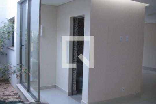 Casa à venda com 3 quartos, 330m² em Swiss Park, Campinas