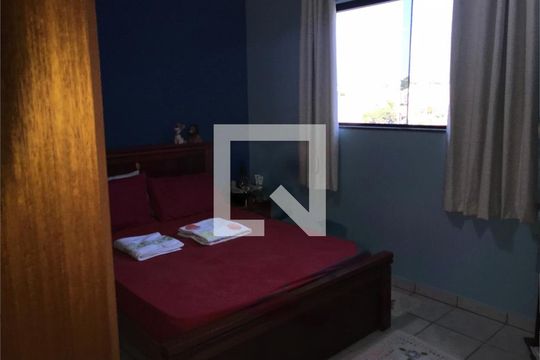 Casa à venda com 3 quartos, 210m² em Parque Novo Oratório, Santo André