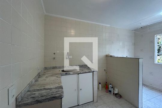 cozinha de apartamento à venda com 2 quartos, 55m² em Vila Iório, São Paulo