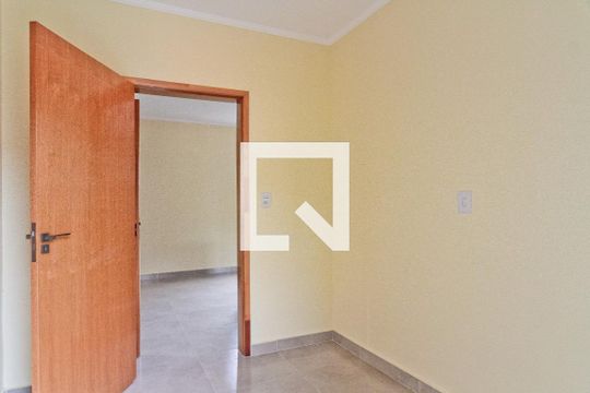 Quarto 1 de apartamento para alugar com 2 quartos, 65m² em Vila Mangalot, São Paulo