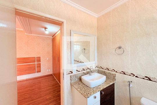 Banheiro da Suíte 1 de casa à venda com 4 quartos, 310m² em Jardim Paulista Ii, Jundiaí