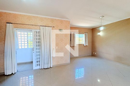 Casa à venda com 4 quartos, 310m² em Jardim Paulista Ii, Jundiaí