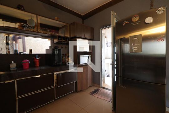 Cozinha de casa para alugar com 4 quartos, 490m² em Subsetor Sul - 6 (s-6), Ribeirão Preto