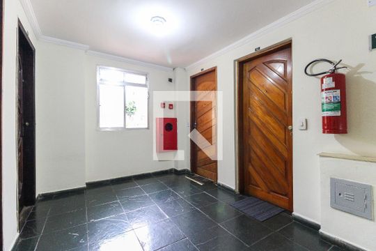 Hall de apartamento à venda com 2 quartos, 62m² em Vila Jacuí, São Paulo