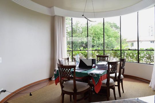 Sala de apartamento à venda com 4 quartos, 267m² em Vila Madalena, São Paulo