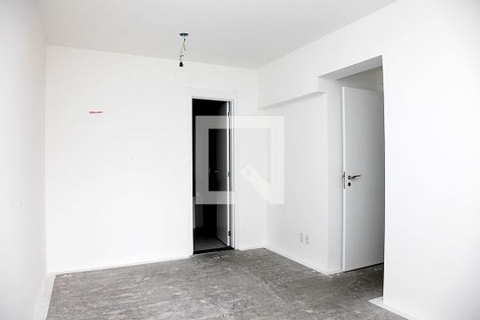 Quarto 1 Suíte de kitnet/studio à venda com 2 quartos, 75m² em Auxiliadora, Porto Alegre