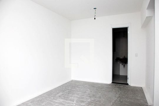Quarto 1 Suíte de kitnet/studio à venda com 2 quartos, 75m² em Auxiliadora, Porto Alegre