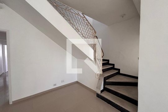 Casa para alugar com 3 quartos, 230m² em Vila Clementino, São Paulo