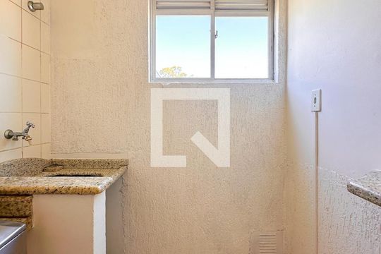 Lavanderia de apartamento para alugar com 2 quartos, 55m² em Sertão do Maruim, São José