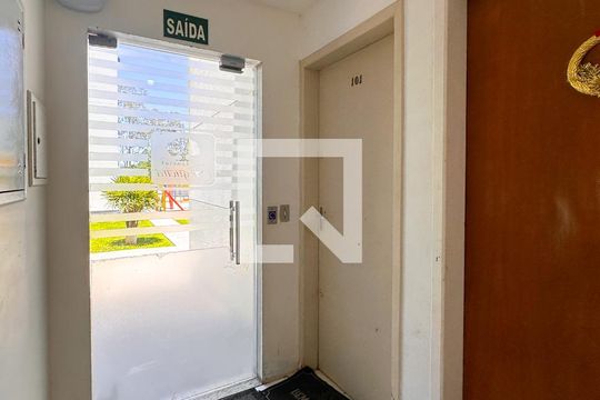Hall de entrada de apartamento para alugar com 2 quartos, 55m² em Sertão do Maruim, São José